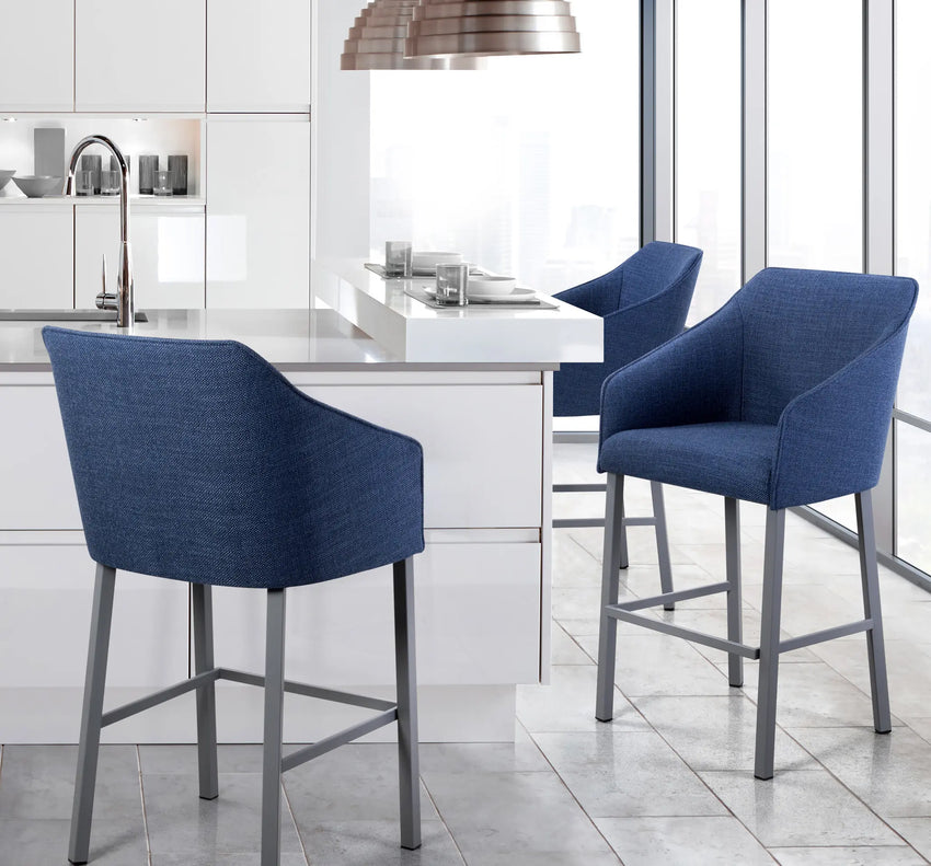 Sara II Stool