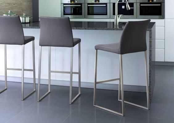 Curvo Stool - F2 Furnishings