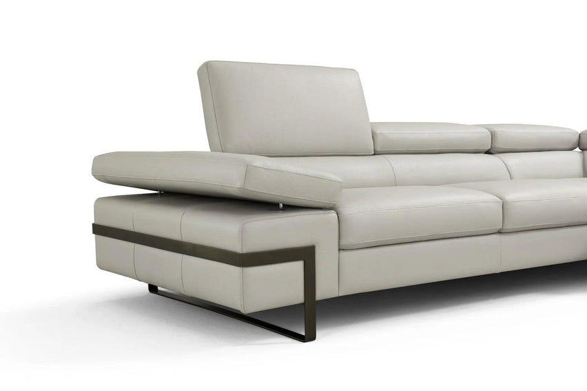 i867 Sectional in Silver