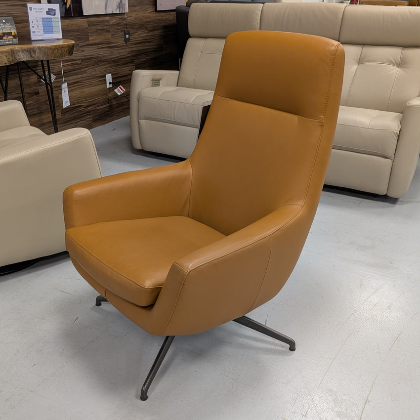 Suite Chair in Fino