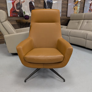 Suite Chair in Fino