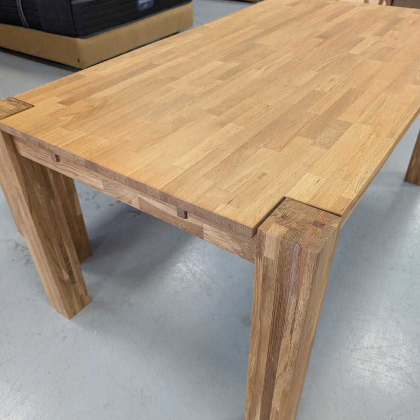 Harvest Dining Table in Oak