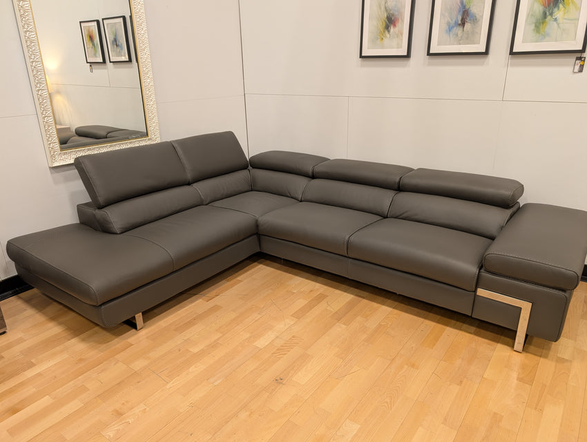 i716 LHF Sectional in Graphite