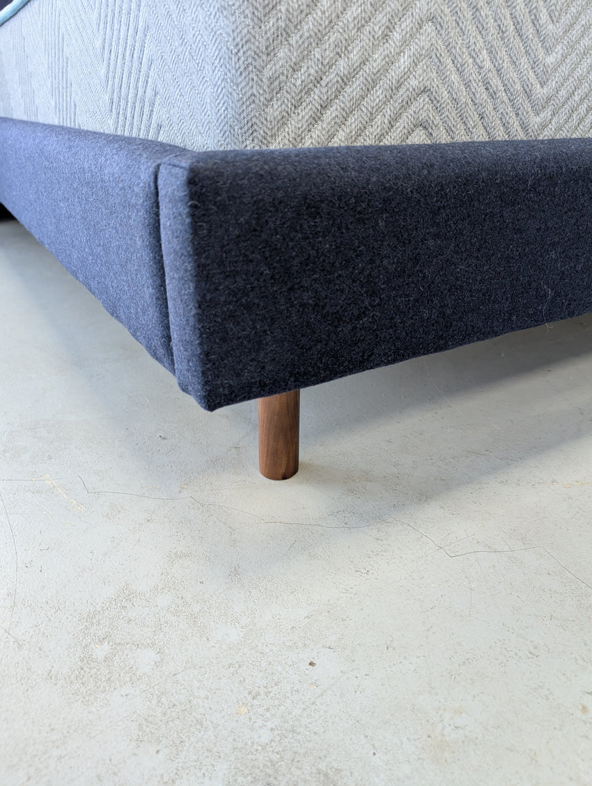 Bento Queen Bed in Deep Blue