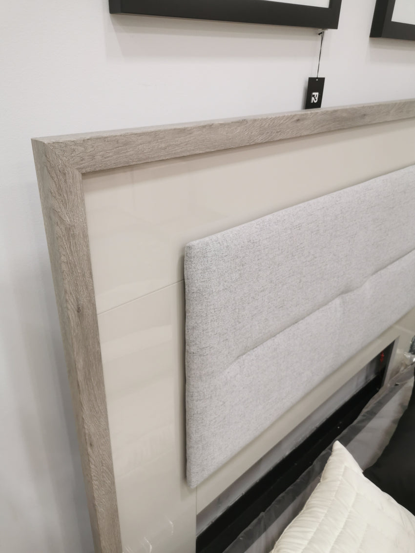 Lia Queen Bed Set