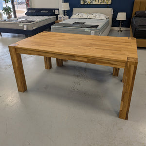Harvest Dining Table in Oak