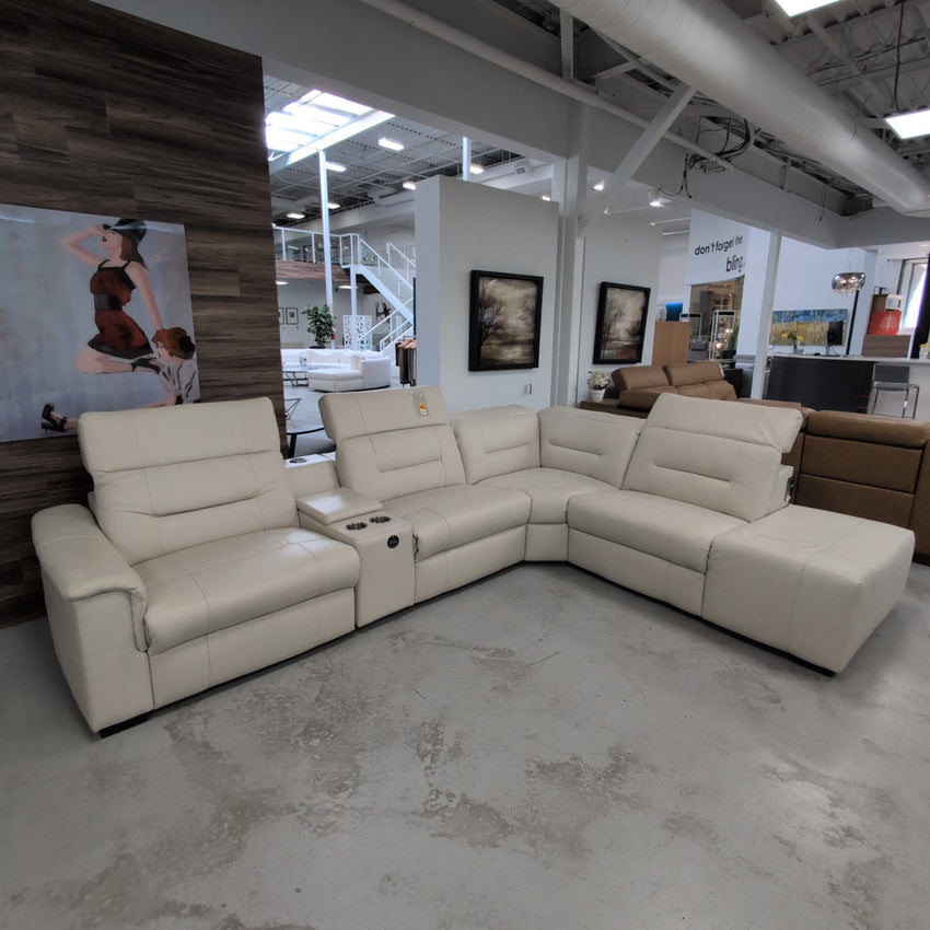 Keoni Sectional in Tusk leather